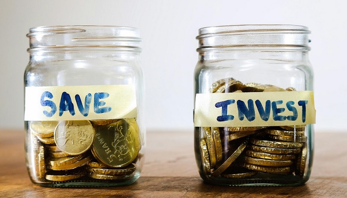 Tuỳ vào điều kiện tài chính mà bạn có thể lựa chọn hình thức đầu tư hay tiết kiệm
